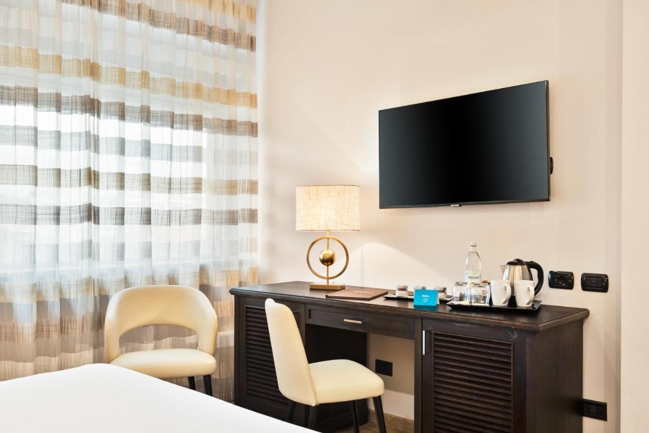 Excelsior Hotel 4*
